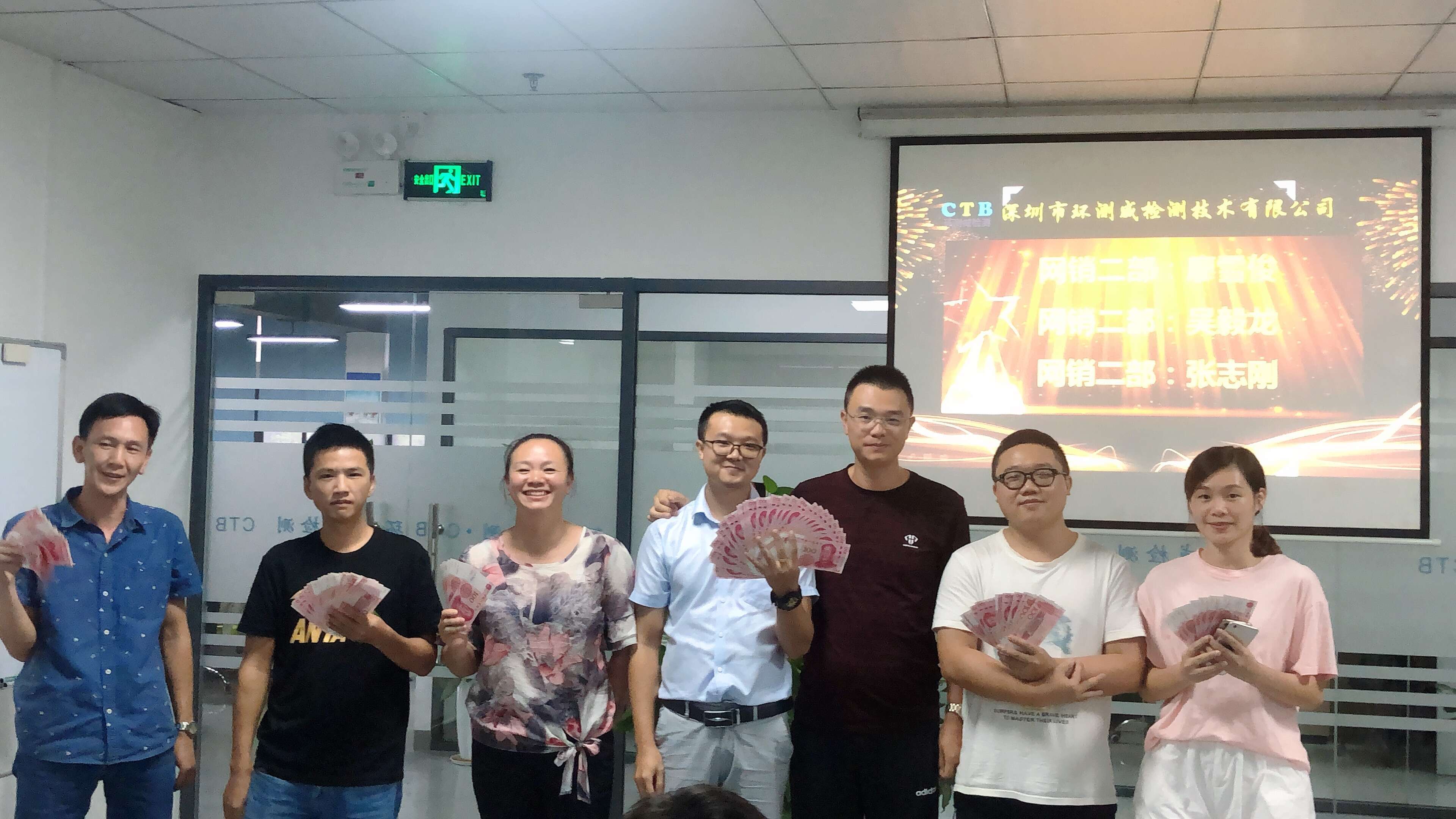 �h(hu��n)�y��